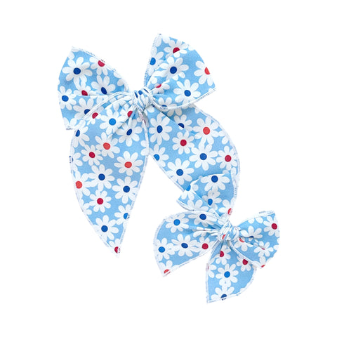 Small Blue Patriotic Daisy Fable Bow